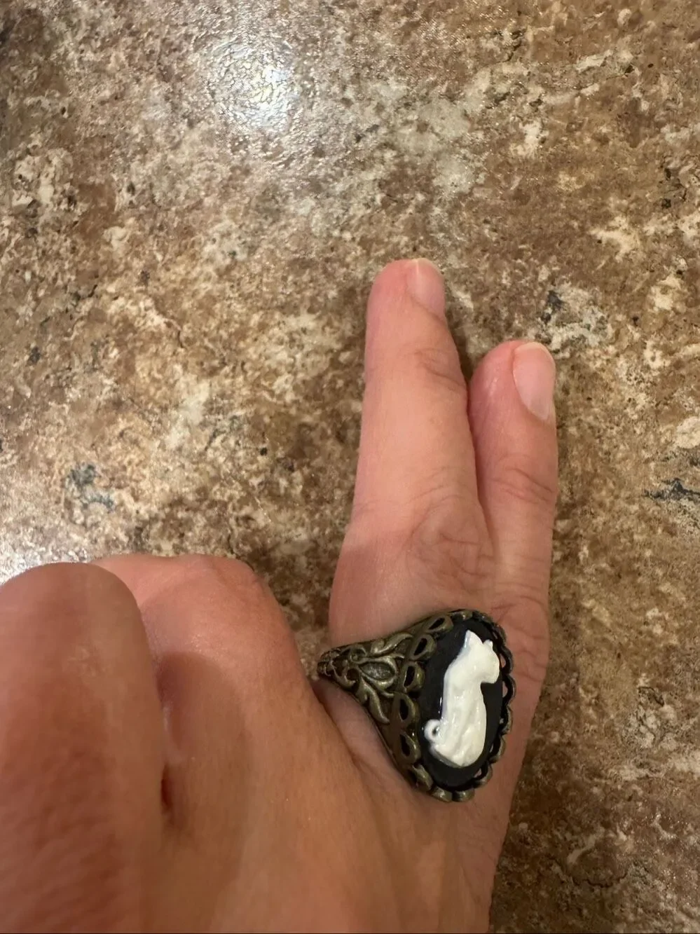 Vintage Style White Cat Cameo Ring Size 7 Gothic Halloween Filigree